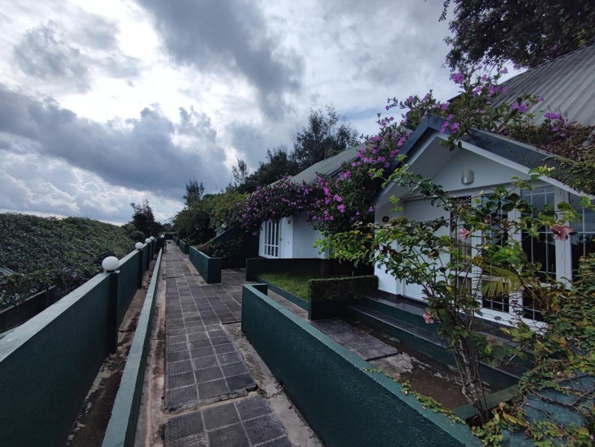 Munnar Tea Hills Resort - Mthr Buitenkant foto