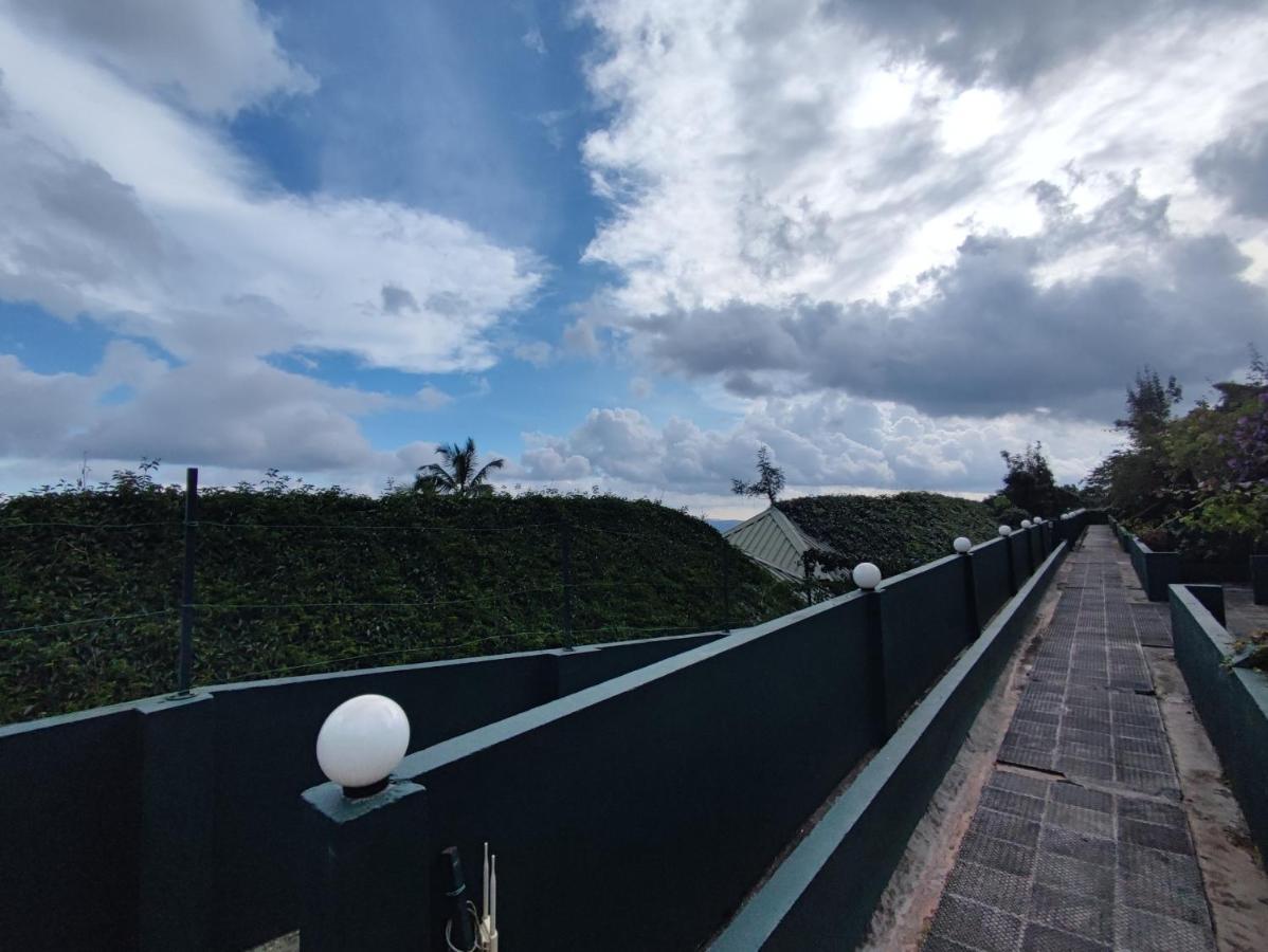 Munnar Tea Hills Resort - Mthr Buitenkant foto