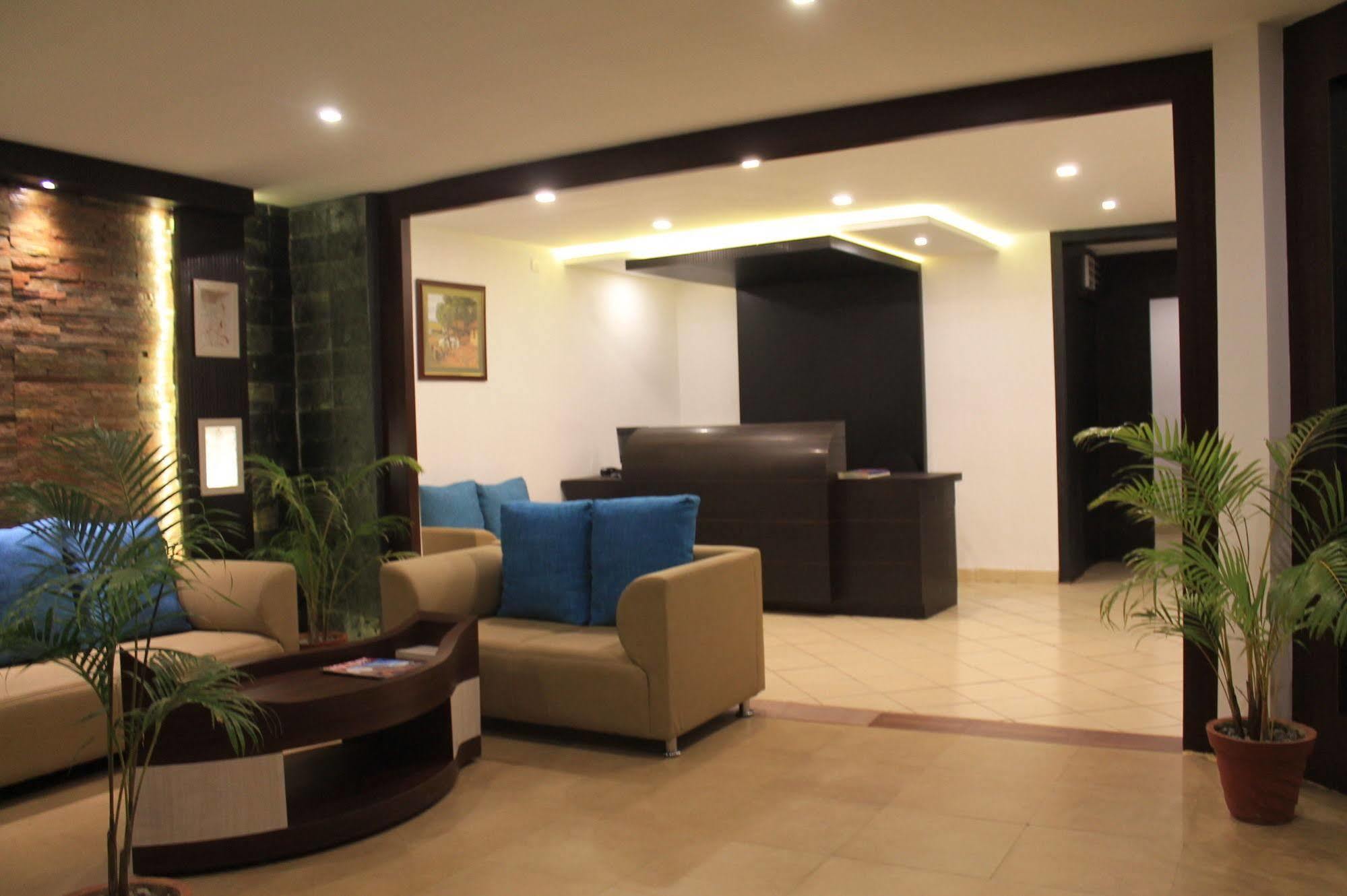 Munnar Tea Hills Resort - Mthr Buitenkant foto