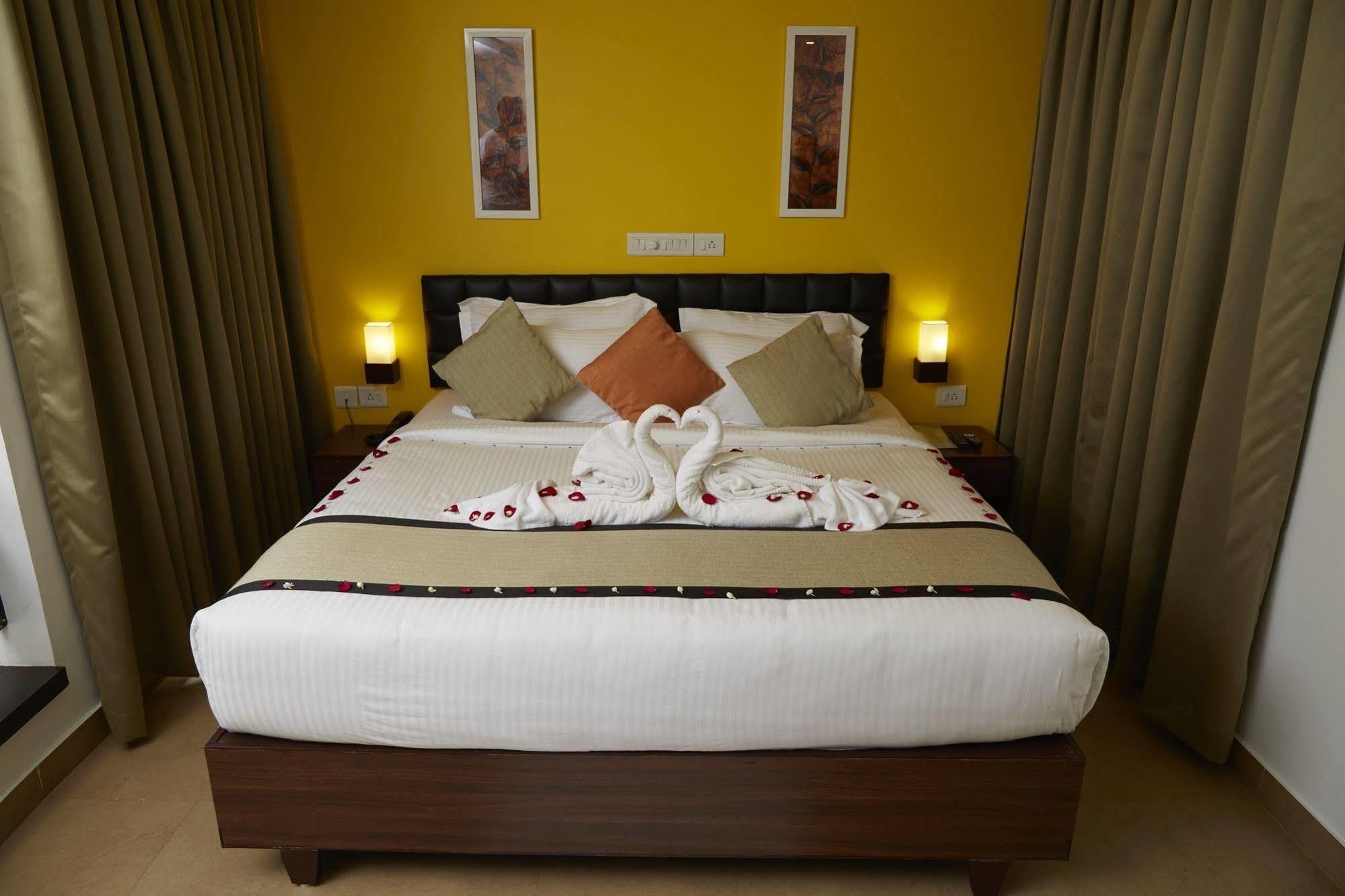 Munnar Tea Hills Resort - Mthr Buitenkant foto