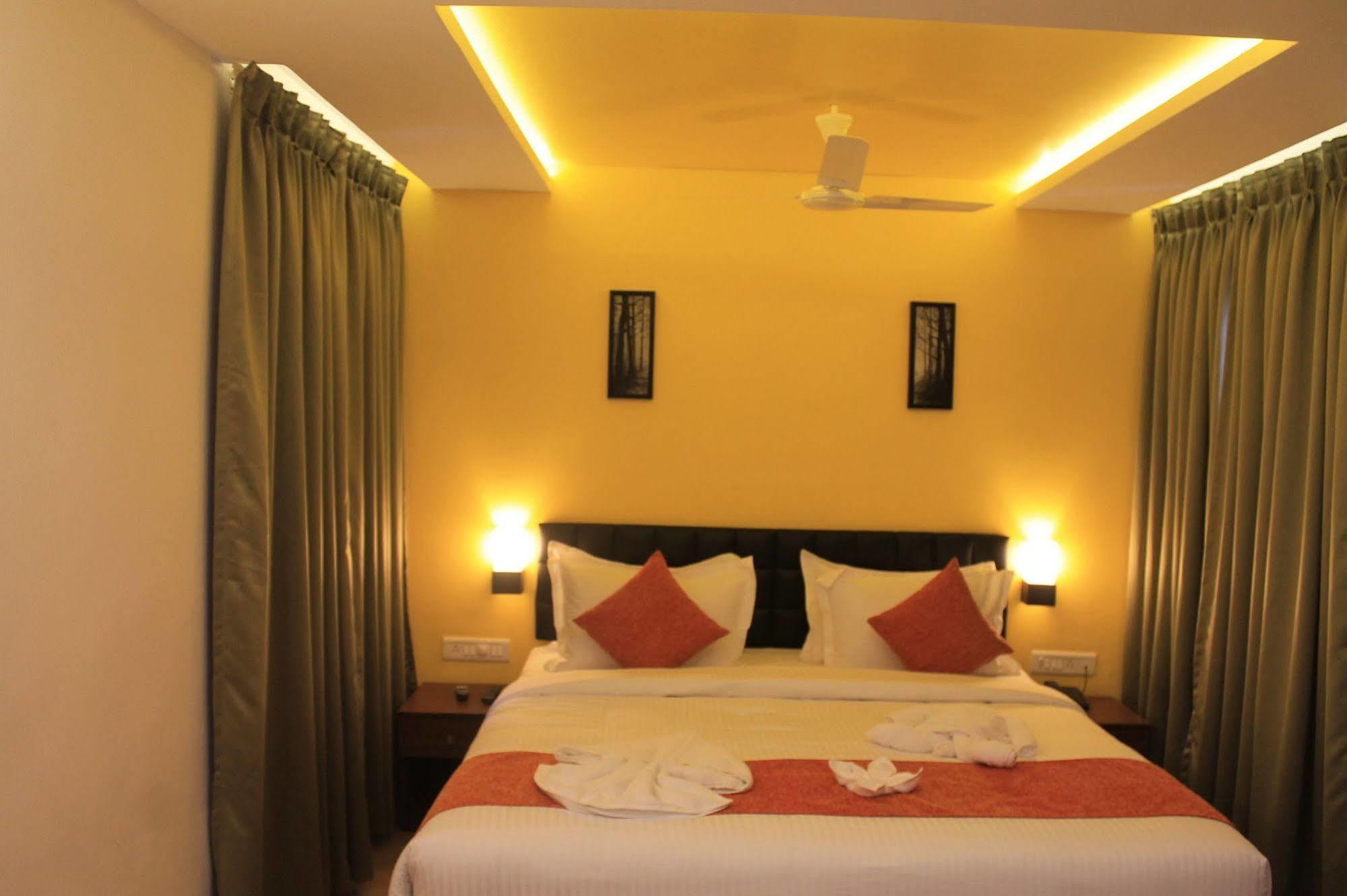 Munnar Tea Hills Resort - Mthr Buitenkant foto
